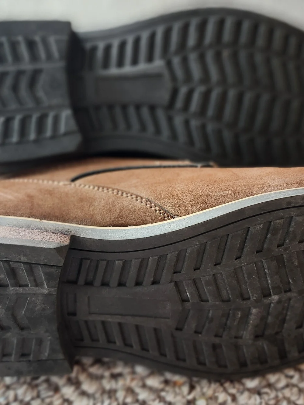 Men's Brown Suede Derby Shoes with Lace-Up Closure